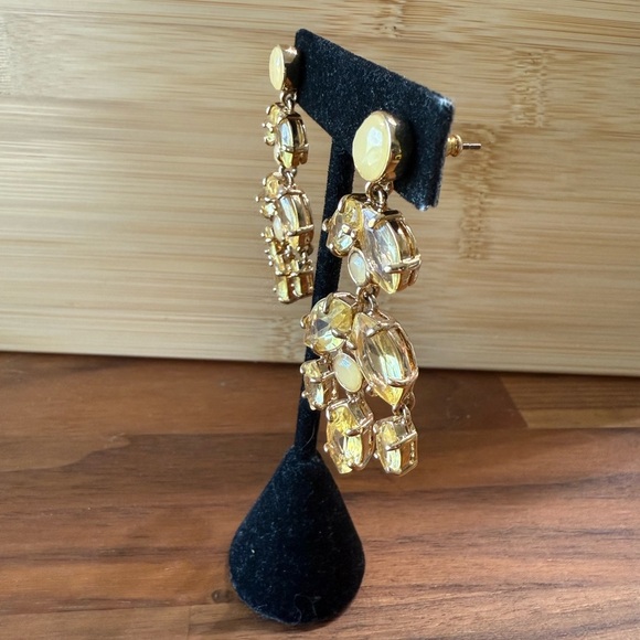 Elegant Vintage Style Gold Drop Butter Yellow Rhinestone In Gold Tone Earrings - Picture 4 of 7